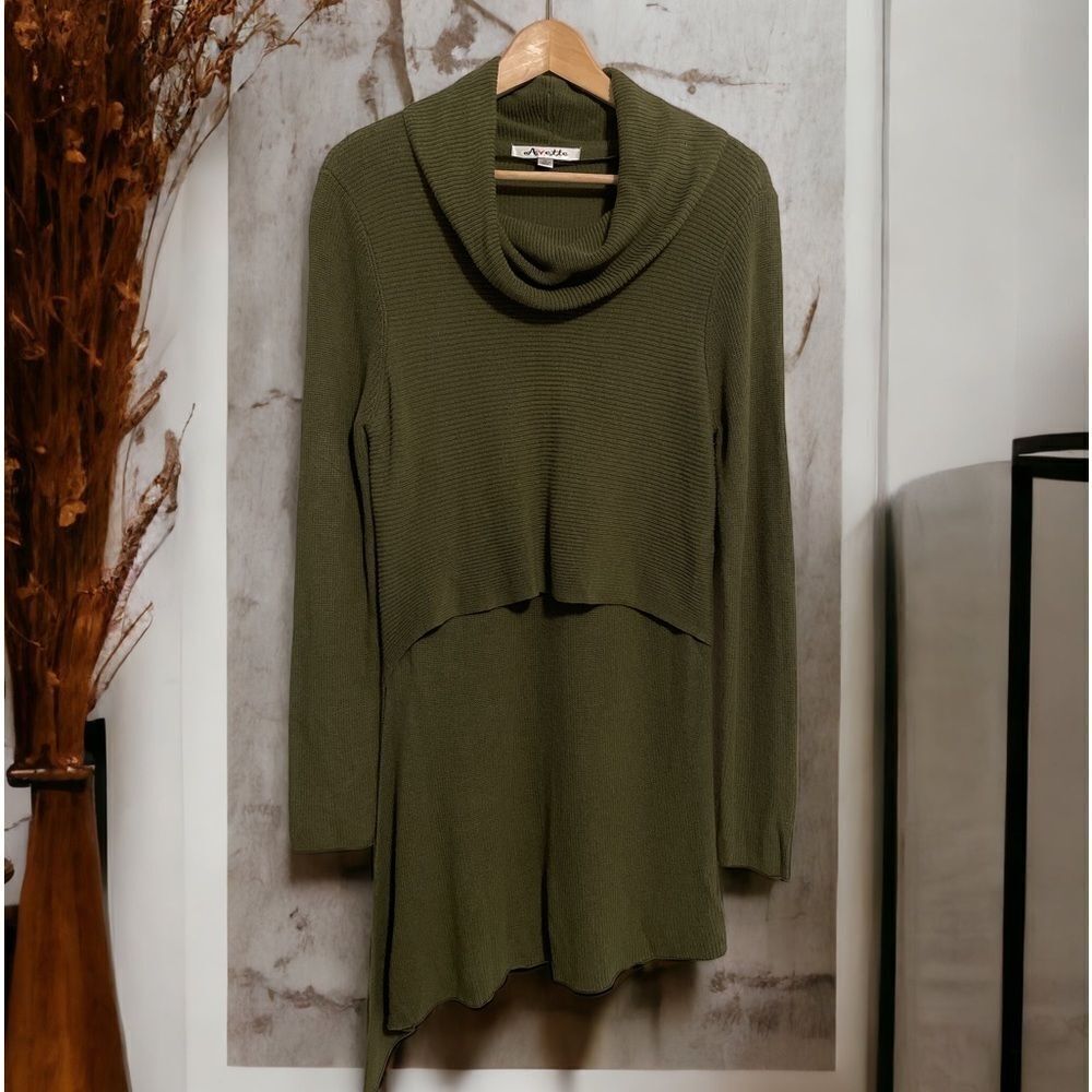 Avette Women’s Green Asymmetrical Long Sleeve Cowl Neck Sweater Size M